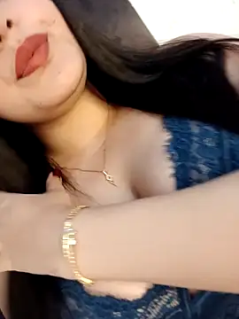 im here- online show from 10/28/25, 10:03