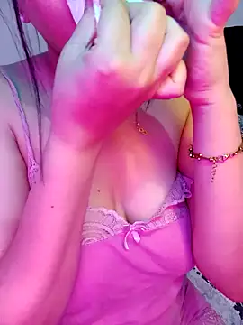 Snapshot of im_here- chatting on 10/18/25, 08:38 im here- online show from 10/18/25, 08:38