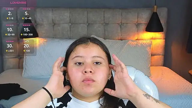 Laia and Aloby online show from 11/13/25, 11:30