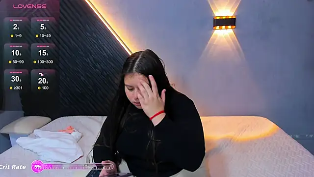 Snapshot of Laia_and_Aloby chatting on 05/25/26, 11:25 Laia and Aloby online show from 05/25/26, 11:25