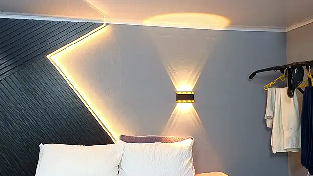 Laia and Aloby online show from 02/25/26, 10:09