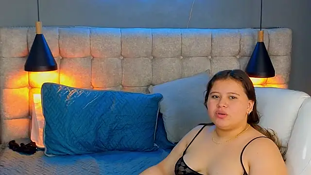 Laia and Aloby online show from 03/18/25, 01:35