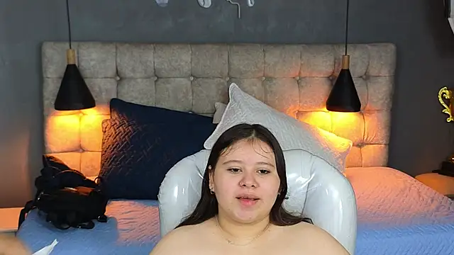 Laia and Aloby online show from 09/18/25, 10:24