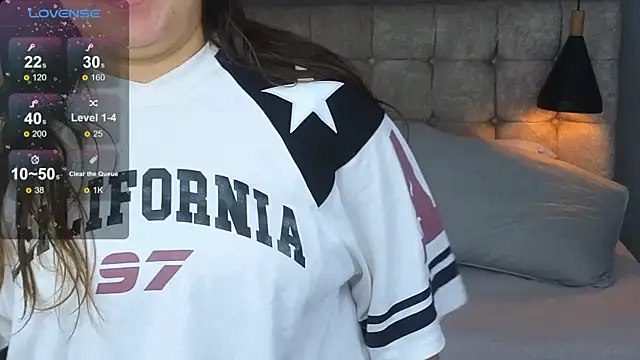 Laia and Aloby online show from 12/15/25, 10:26