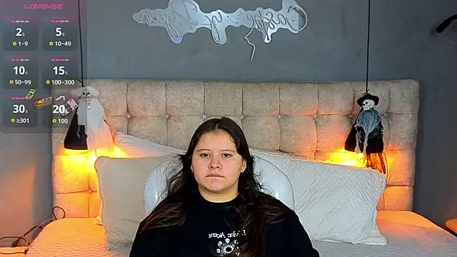 Laia and Aloby online show from 10/13/25, 10:21