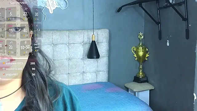 Laia and Aloby online show from 10/30/25, 10:06