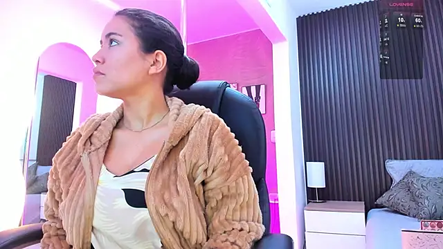 natasha  jackson online show from 11/15/25, 12:42