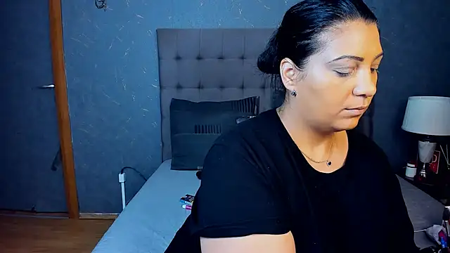 AmyCubes online show from 10/24/25, 04:33