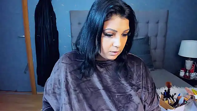 AmyCubes online show from 10/14/25, 04:35