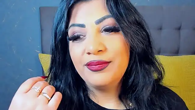 AmyCubes online show from 11/18/25, 04:16