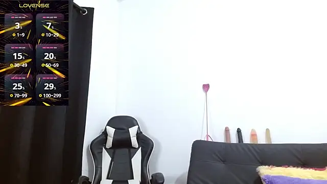 Snapshot of Kiara-Rider chatting on 10/08/25, 03:57 Kiara-Rider online show from 10/08/25, 03:57