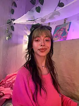 Snapshot of Kitty_arts chatting on 02/22/25, 10:52 Kitty arts online show from 02/22/25, 10:52