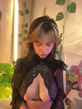 Snapshot of Kitty_arts chatting on 03/03/25, 12:01 Kitty arts online show from 03/03/25, 12:01