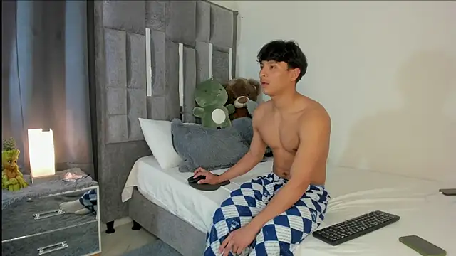 All3ssandr0 online show from 10/13/25, 10:54