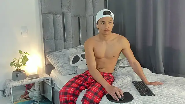 All3ssandr0 online show from 02/11/26, 01:00