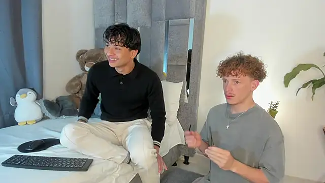 All3ssandr0 online show from 11/08/25, 01:42