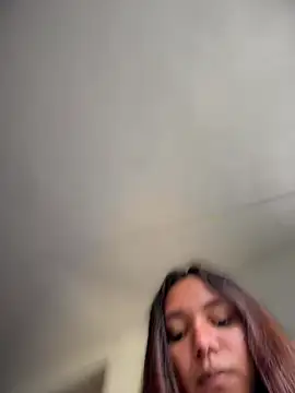 Nikol Rang   online show from 12/17/25, 06:02