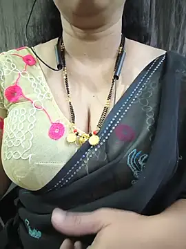 Snapshot of bhuvana555 chatting on 07/08/26, 05:02 bhuvana555 online show from 07/08/26, 05:02
