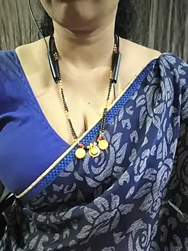 Snapshot of bhuvana555 chatting on 06/22/26, 05:21 bhuvana555 online show from 06/22/26, 05:21