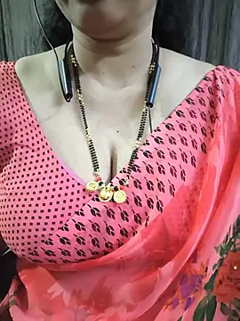 Snapshot of bhuvana555 chatting on 06/17/26, 05:23 bhuvana555 online show from 06/17/26, 05:23