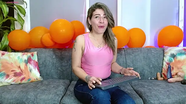 oriana thomson2 online show from 09/29/25, 01:34