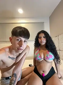 G Poseidon y Cloe online show from 12/21/24, 12:09