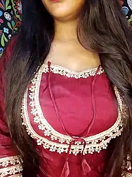 Snapshot of Sreya213 chatting on 03/14/26, 06:25 Sreya213 online show from 03/14/26, 06:25