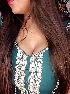 Snapshot of Sreya213 chatting on 02/21/26, 07:16 Sreya213 online show from 02/21/26, 07:16