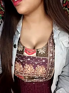 Snapshot of Sreya213 chatting on 02/13/26, 04:51 Sreya213 online show from 02/13/26, 04:51