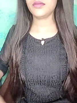 Snapshot of Sreya213 chatting on 10/17/25, 04:38 Sreya213 online show from 10/17/25, 04:38