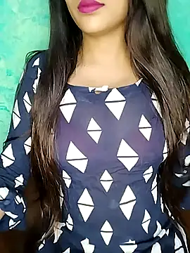 Snapshot of Sreya213 chatting on 10/19/25, 03:42 Sreya213 online show from 10/19/25, 03:42