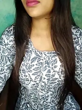 Snapshot of Sreya213 chatting on 10/16/25, 04:10 Sreya213 online show from 10/16/25, 04:10