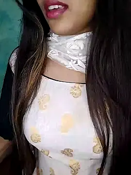 Snapshot of Sreya213 chatting on 01/13/25, 06:38 Sreya213 online show from 01/13/25, 06:38