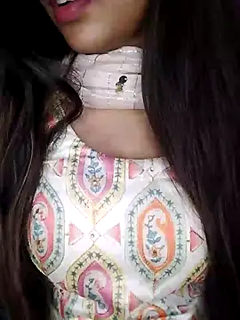 Snapshot of Sreya213 chatting on 01/21/25, 07:39 Sreya213 online show from 01/21/25, 07:39