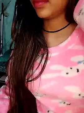 Snapshot of Sreya213 chatting on 01/11/25, 06:44 Sreya213 online show from 01/11/25, 06:44