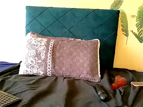 chloechrome online show from 09/20/25, 01:27