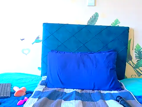 chloechrome online show from 11/08/25, 01:47