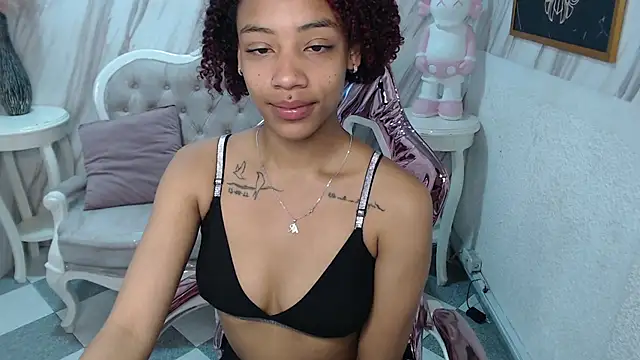 Snapshot of Violeth_b chatting on 02/28/25, 12:42 Violeth b online show from 02/28/25, 12:42