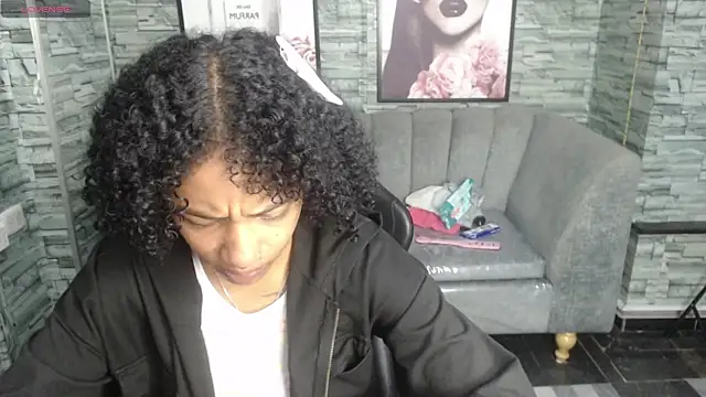 Snapshot of Violeth_b chatting on 09/22/25, 12:55 Violeth b online show from 09/22/25, 12:55