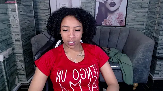 Snapshot of Violeth_b chatting on 09/12/25, 12:49 Violeth b online show from 09/12/25, 12:49