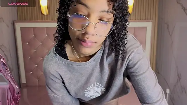 Violeth b online show from 12/19/25, 12:51