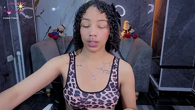 Violeth b online show from 05/11/26, 02:45