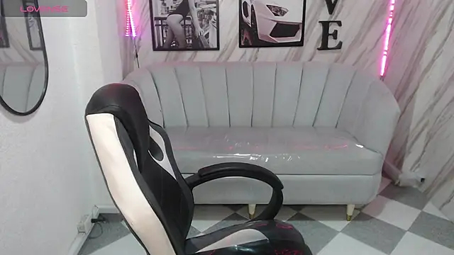 Snapshot of Violeth_b chatting on 02/27/25, 12:45 Violeth b online show from 02/27/25, 12:45