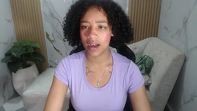 Snapshot of Violeth_b chatting on 10/16/25, 12:46 Violeth b online show from 10/16/25, 12:46