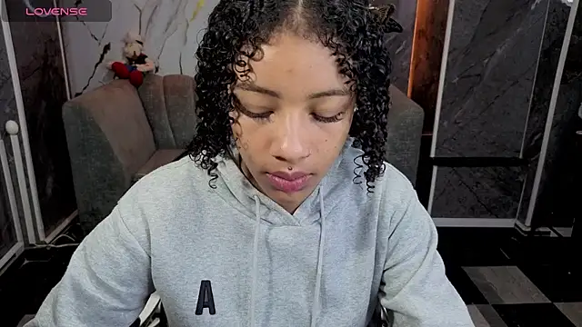 Violeth b online show from 04/15/26, 12:53