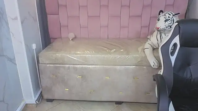 Violeth b online show from 03/10/26, 01:15