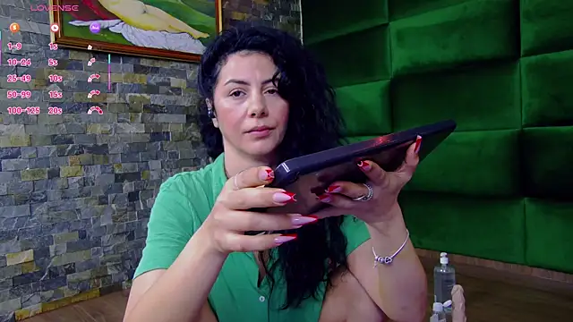 Snapshot of SelenSummer chatting on 06/06/26, 04:07 SelenSummer online show from 06/06/26, 04:07