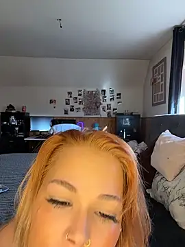 elina may online show from 11/11/25, 10:32