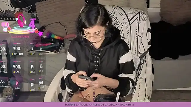 LisandreLaVenale online show from 11/13/25, 09:40