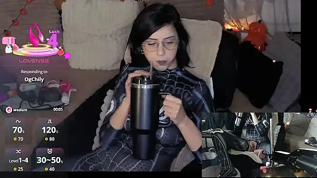 LisandreLaVenale online show from 10/22/25, 10:30